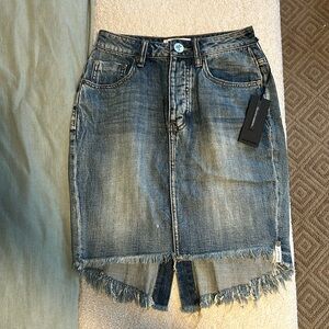 One teaspoon high waisted skirt sz 26